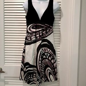 Trina Turk Elegant Black Velvet and White Satin Patterned Dress Size 0